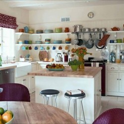 como-decorar-cocinas-estantes-balas