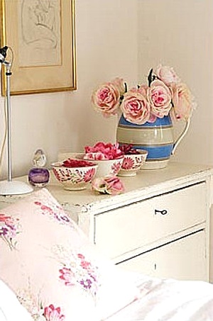 idea simple y romántica para decorar el dormitorio